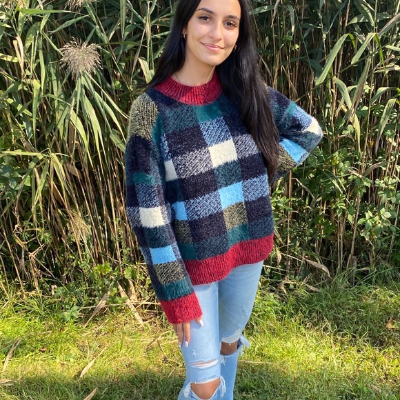 Design Lab L&T Colorful Heavyweight Fuzzy Sweater - Picture 3 of 7